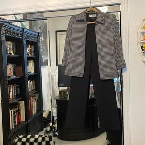 NWT Tahari Suit size 10 $280 retail